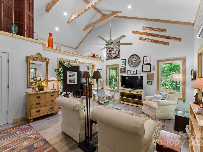 74 Alta Vista Drive, Saluda, NC 28773.  MLS# CAR4265898, YatesRealty ID 23913. 