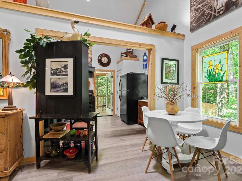 74 Alta Vista Drive, Saluda, NC 28773.  MLS# CAR4265898, YatesRealty ID 23913. 