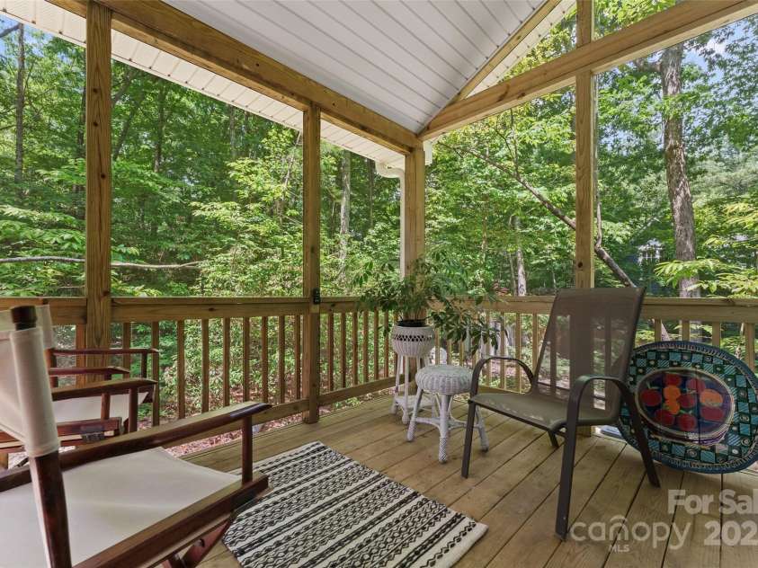 74 Alta Vista Drive, Saluda, NC 28773.  MLS# CAR4265898, YatesRealty ID 23913. 