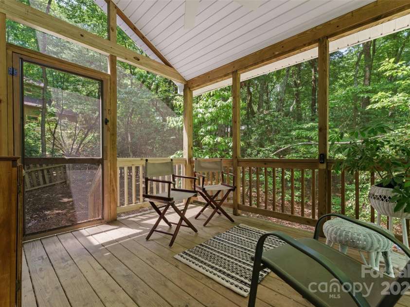 74 Alta Vista Drive, Saluda, NC 28773.  MLS# CAR4265898, YatesRealty ID 23913. 