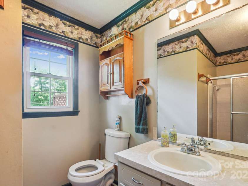 8706 Richardson King Road, Waxhaw, NC 28173.  MLS# CAR4269830, YatesRealty ID 23914. Full Bath