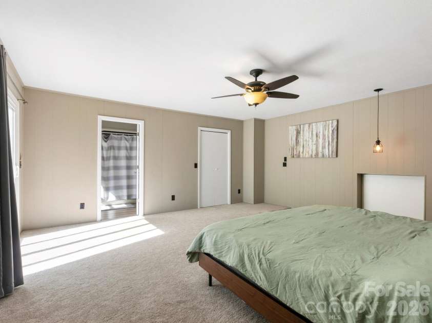 97 Columbia Circle, Hendersonville, NC 28792.  MLS# CAR4381538, YatesRealty ID 23914. Primary has Ensuite