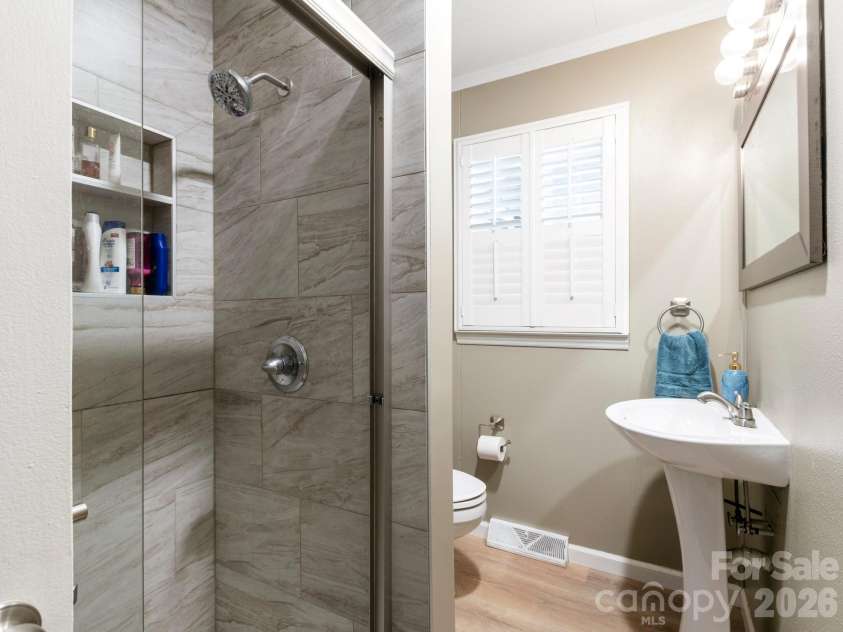 97 Columbia Circle, Hendersonville, NC 28792.  MLS# CAR4381538, YatesRealty ID 23914. Second Full Bath