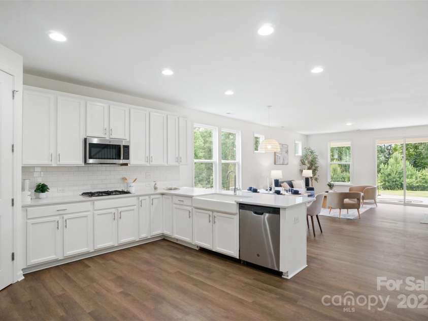 16112 Langston Drive, Charlotte, NC 28278.  MLS# CAR4269420, YatesRealty ID 23915. 