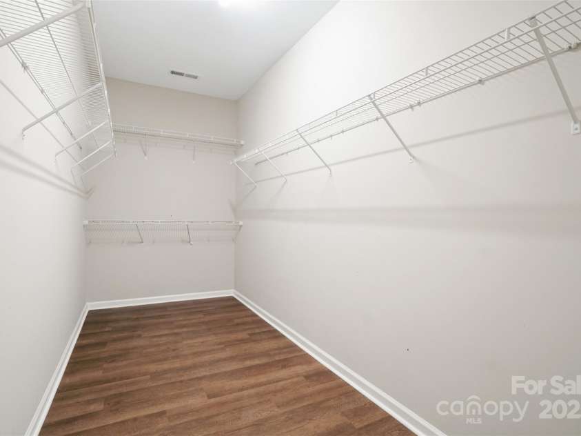 16112 Langston Drive, Charlotte, NC 28278.  MLS# CAR4269420, YatesRealty ID 23915. 