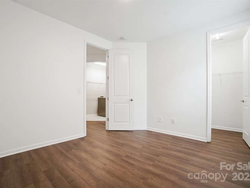 16112 Langston Drive, Charlotte, NC 28278.  MLS# CAR4269420, YatesRealty ID 23915. 