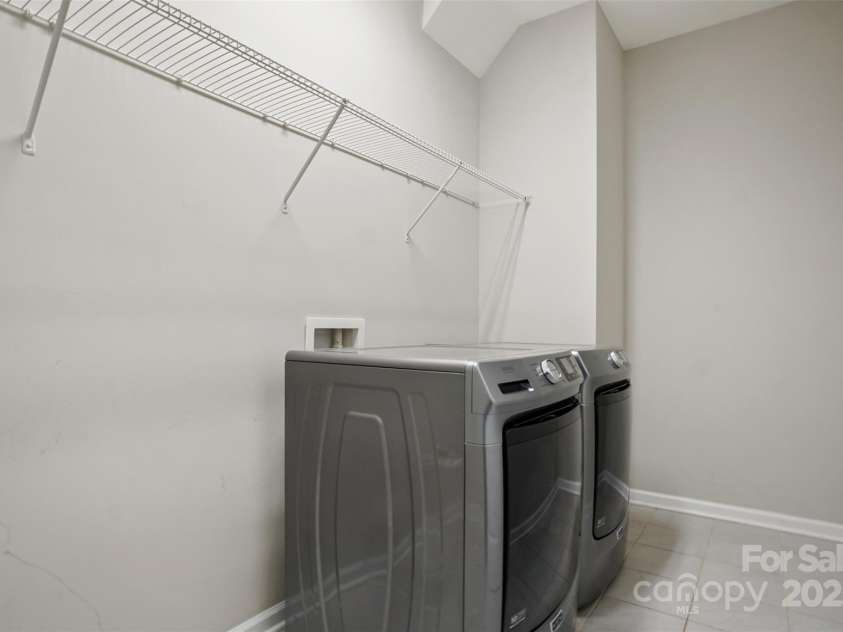 16112 Langston Drive, Charlotte, NC 28278.  MLS# CAR4269420, YatesRealty ID 23915. 