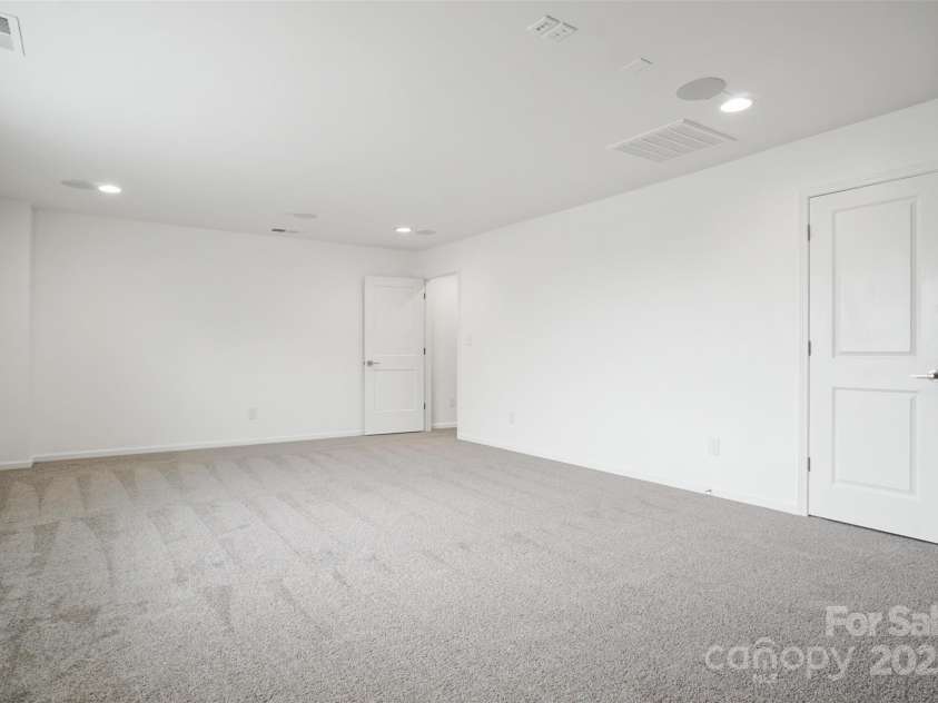 16112 Langston Drive, Charlotte, NC 28278.  MLS# CAR4269420, YatesRealty ID 23915. 