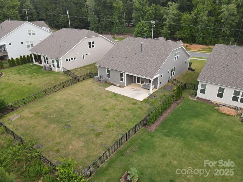 16112 Langston Drive, Charlotte, NC 28278.  MLS# CAR4269420, YatesRealty ID 23915. 