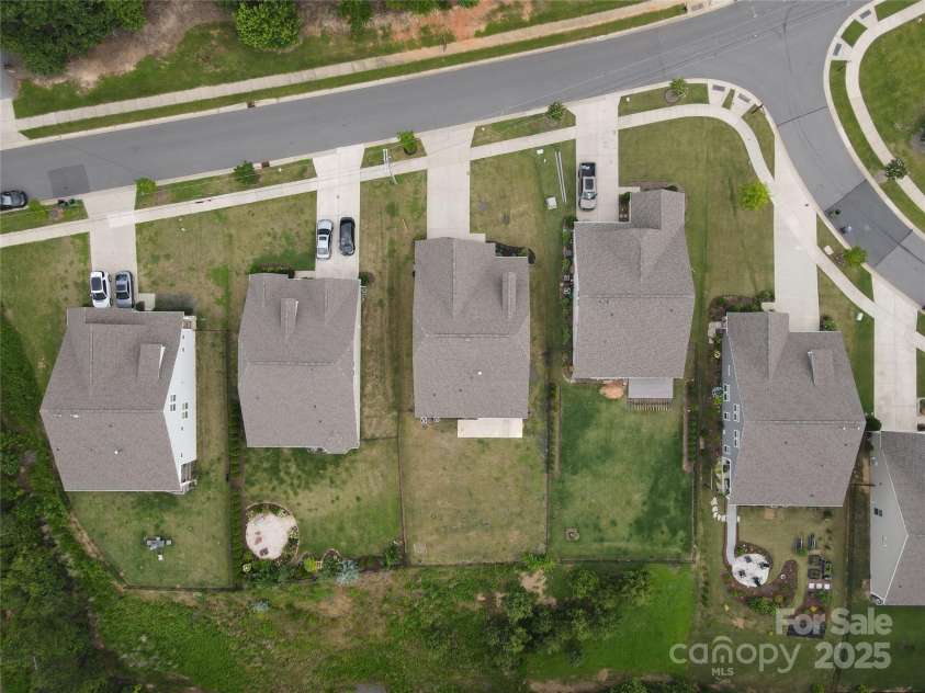 16112 Langston Drive, Charlotte, NC 28278.  MLS# CAR4269420, YatesRealty ID 23915. 