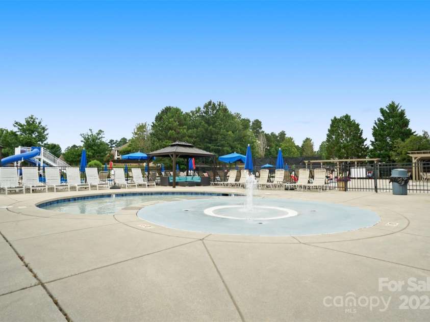 16112 Langston Drive, Charlotte, NC 28278.  MLS# CAR4269420, YatesRealty ID 23915. 