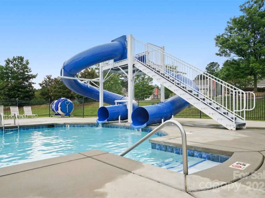 16112 Langston Drive, Charlotte, NC 28278.  MLS# CAR4269420, YatesRealty ID 23915. 