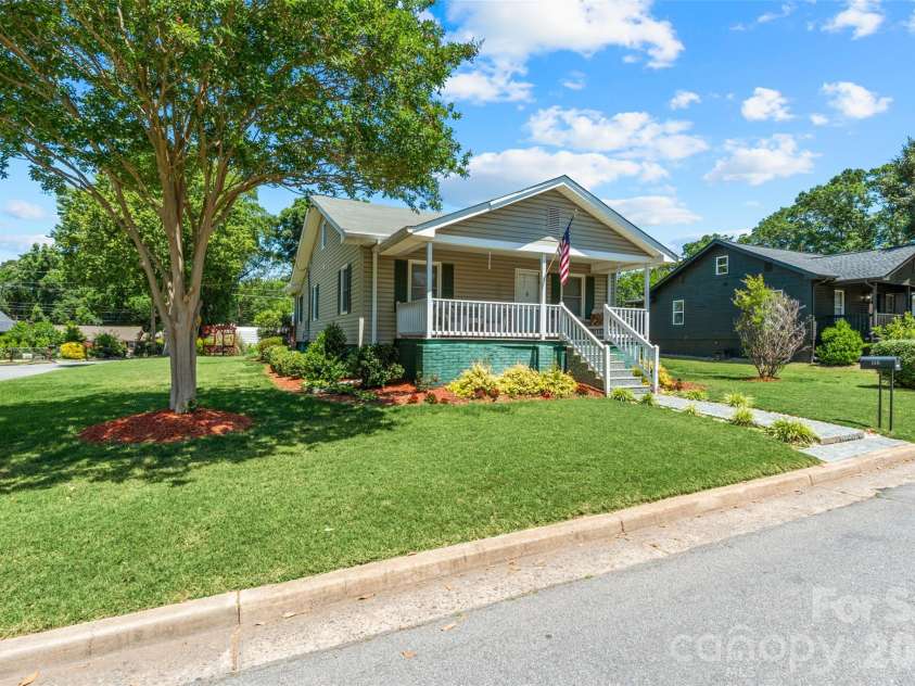 116 Live Oak Avenue, Belmont, NC 28012.  MLS# CAR4380697, YatesRealty ID 23917. 