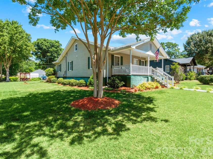 116 Live Oak Avenue, Belmont, NC 28012.  MLS# CAR4380697, YatesRealty ID 23917. 
