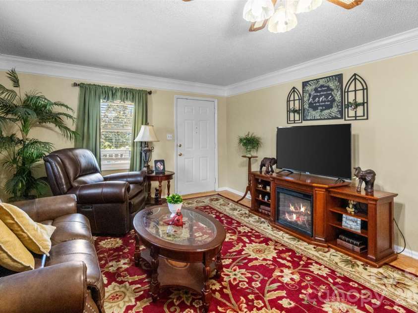 116 Live Oak Avenue, Belmont, NC 28012.  MLS# CAR4380697, YatesRealty ID 23917. 