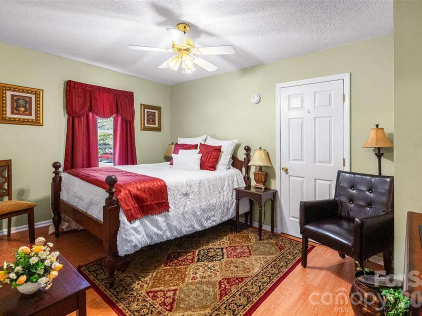 116 Live Oak Avenue, Belmont, NC 28012.  MLS# CAR4380697, YatesRealty ID 23917. 