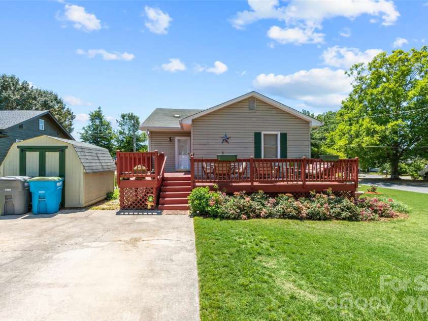 116 Live Oak Avenue, Belmont, NC 28012.  MLS# CAR4380697, YatesRealty ID 23917. 