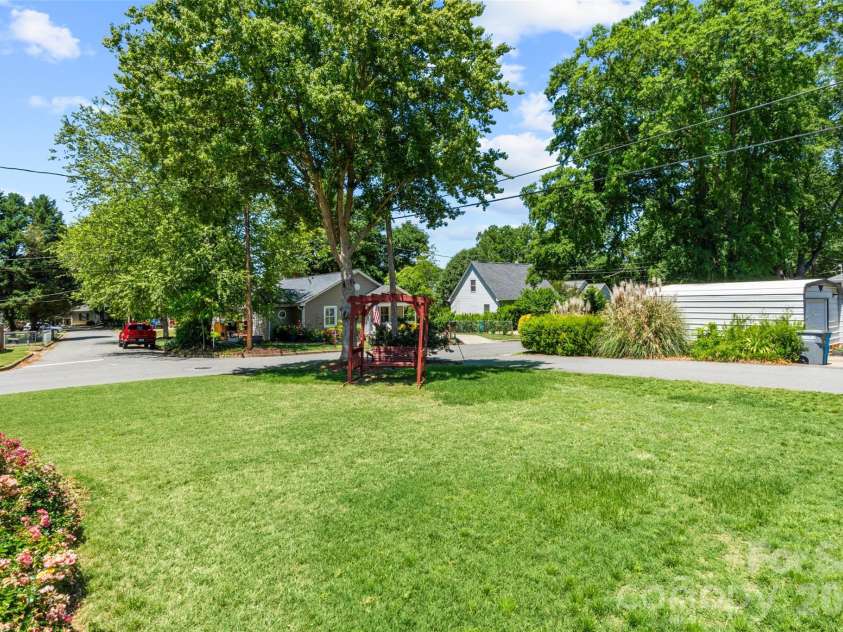 116 Live Oak Avenue, Belmont, NC 28012.  MLS# CAR4380697, YatesRealty ID 23917. 