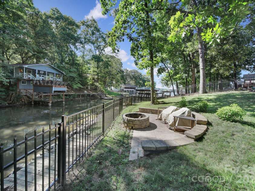 1345 Shimmer Light Circle, Rock Hill, SC 29732.  MLS# CAR4277572, YatesRealty ID 23917. 