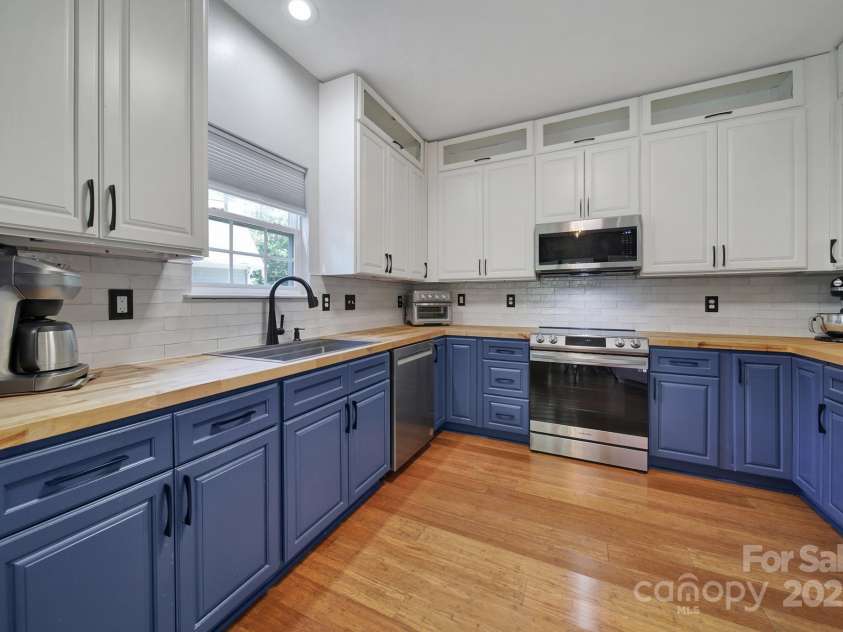 1345 Shimmer Light Circle, Rock Hill, SC 29732.  MLS# CAR4277572, YatesRealty ID 23917. 