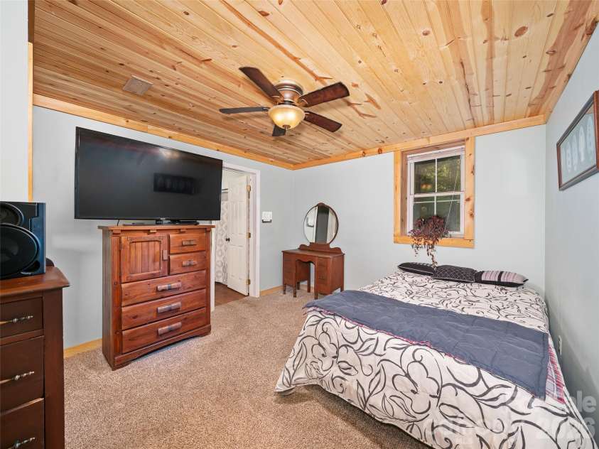228 Continental Divide Road, Spruce Pine, NC 28777.  MLS# CAR4383055, YatesRealty ID 23919. 