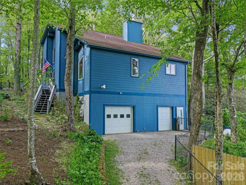 228 Continental Divide Road, Spruce Pine, NC 28777.  MLS# CAR4383055, YatesRealty ID 23919. 