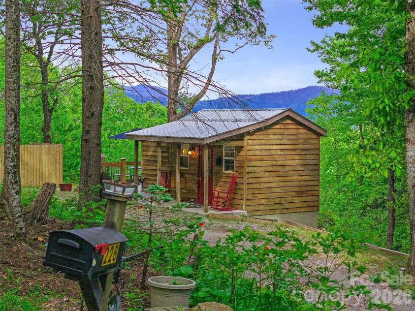 228 Continental Divide Road, Spruce Pine, NC 28777.  MLS# CAR4383055, YatesRealty ID 23919. 