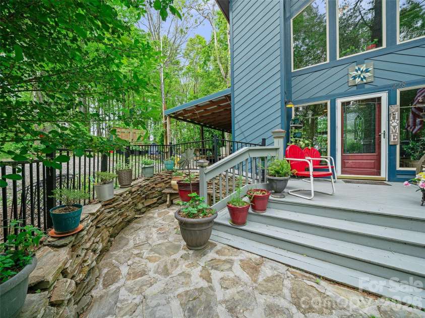 228 Continental Divide Road, Spruce Pine, NC 28777.  MLS# CAR4383055, YatesRealty ID 23919. 