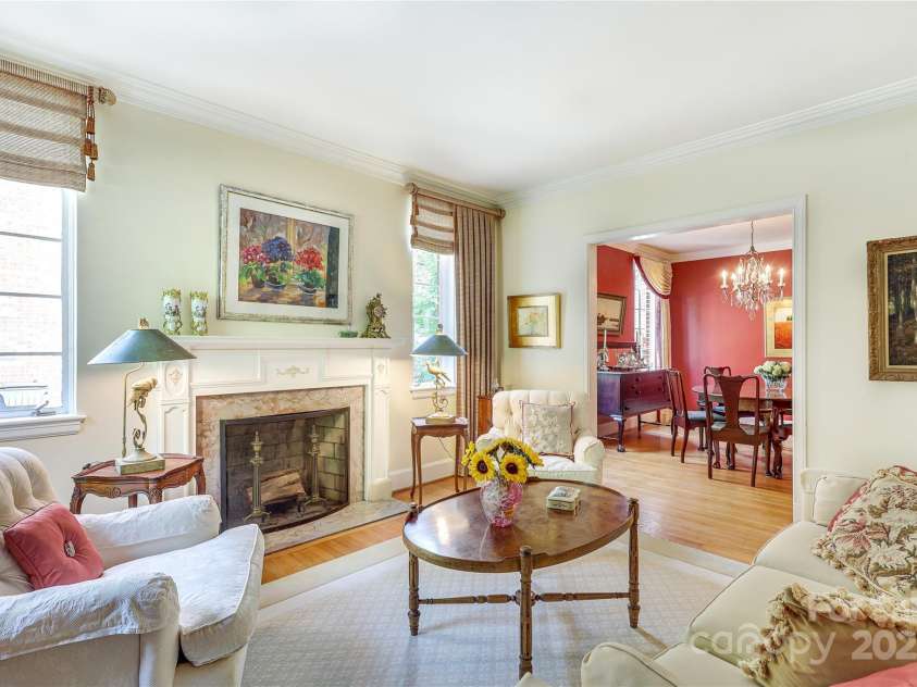 1021 Isleworth Avenue, Charlotte, NC 28203.  MLS# CAR4266280, YatesRealty ID 23920. 