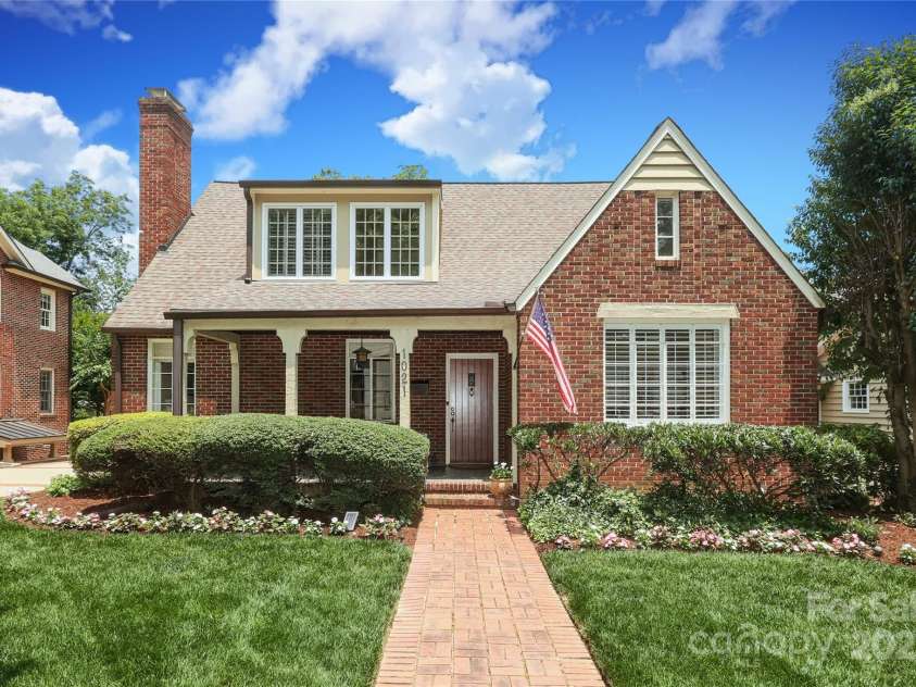 1021 Isleworth Avenue, Charlotte, NC 28203.  MLS# CAR4266280, YatesRealty ID 23920. 