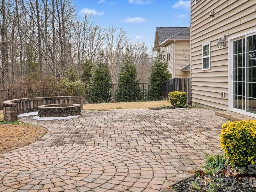 2369 Baxter Place, Concord, NC 28025.  MLS# CAR4339970, YatesRealty ID 23921. 