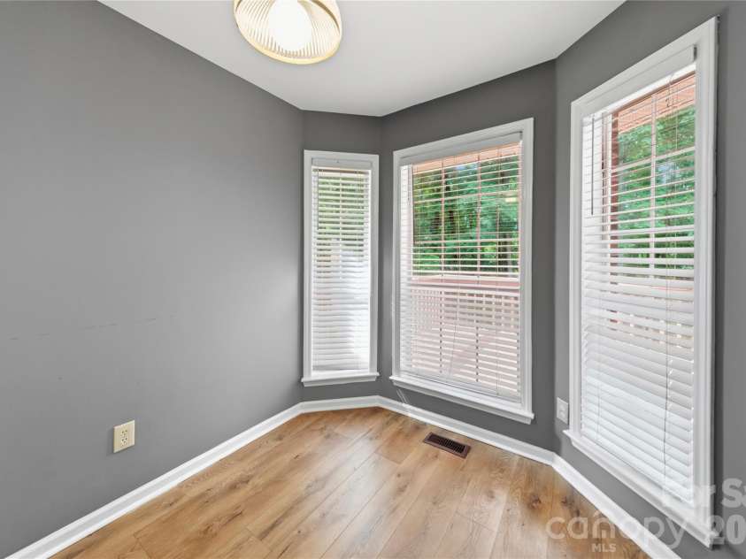 4808 Liska Court, Charlotte, NC 28227.  MLS# CAR4380017, YatesRealty ID 23921. Dining area