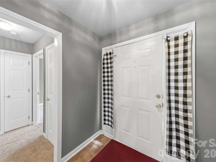 4808 Liska Court, Charlotte, NC 28227.  MLS# CAR4380017, YatesRealty ID 23921. Entry