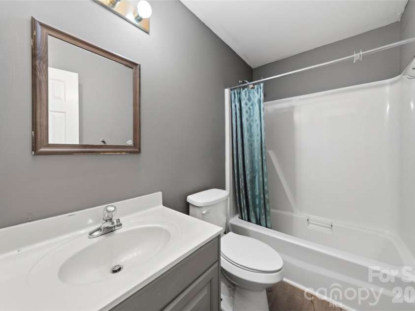 4808 Liska Court, Charlotte, NC 28227.  MLS# CAR4380017, YatesRealty ID 23921. Guest Bathroom