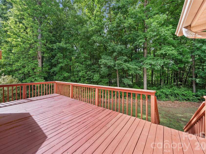 4808 Liska Court, Charlotte, NC 28227.  MLS# CAR4380017, YatesRealty ID 23921. Oversized Deck