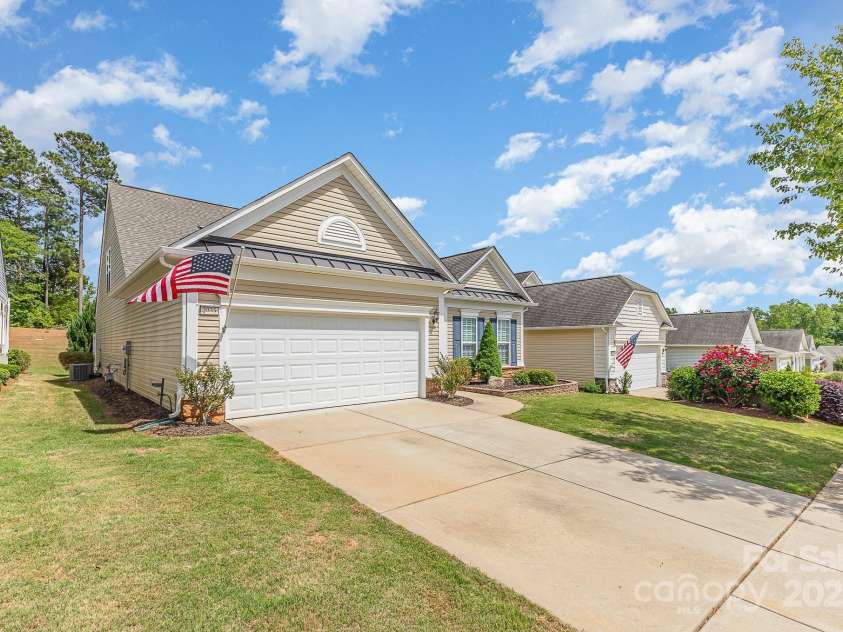 2035 Moultrie Court, Fort Mill, SC 29707.  MLS# CAR4255436, YatesRealty ID 23922. 