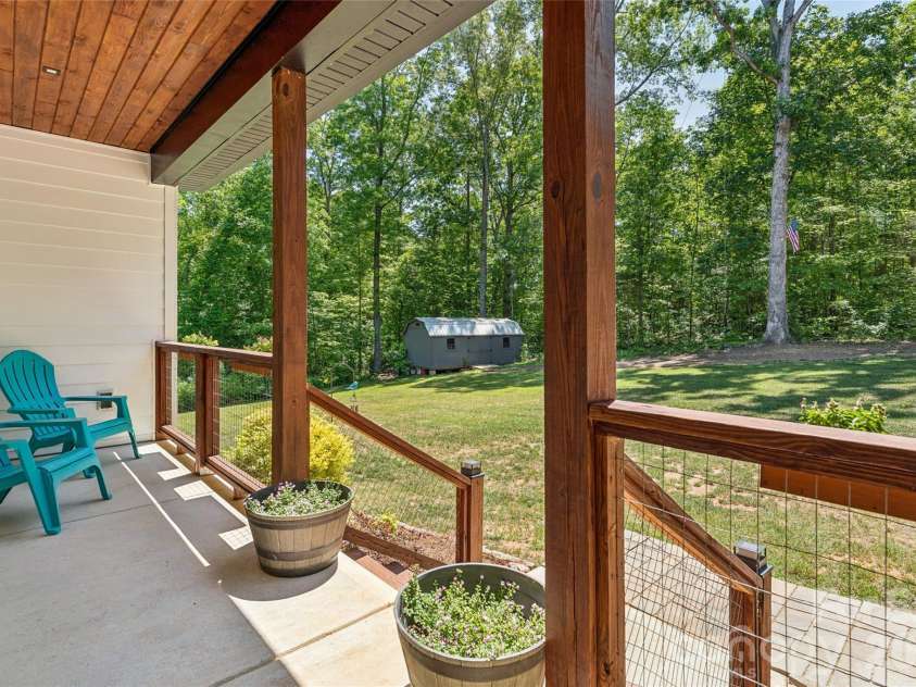 305 Robinson Avenue, Mount Holly, NC 28120.  MLS# CAR4377898, YatesRealty ID 23922. 