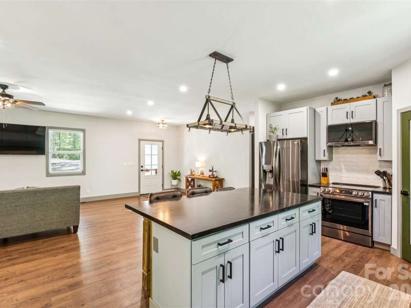 305 Robinson Avenue, Mount Holly, NC 28120.  MLS# CAR4377898, YatesRealty ID 23922. 