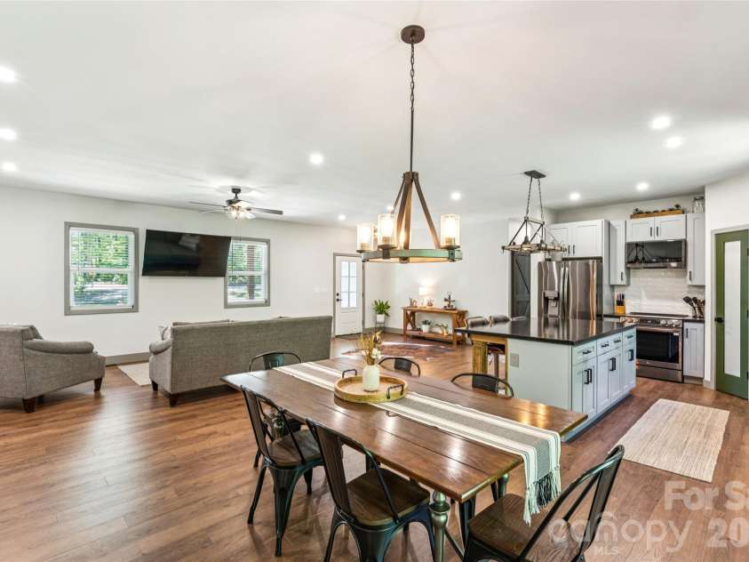 305 Robinson Avenue, Mount Holly, NC 28120.  MLS# CAR4377898, YatesRealty ID 23922. 