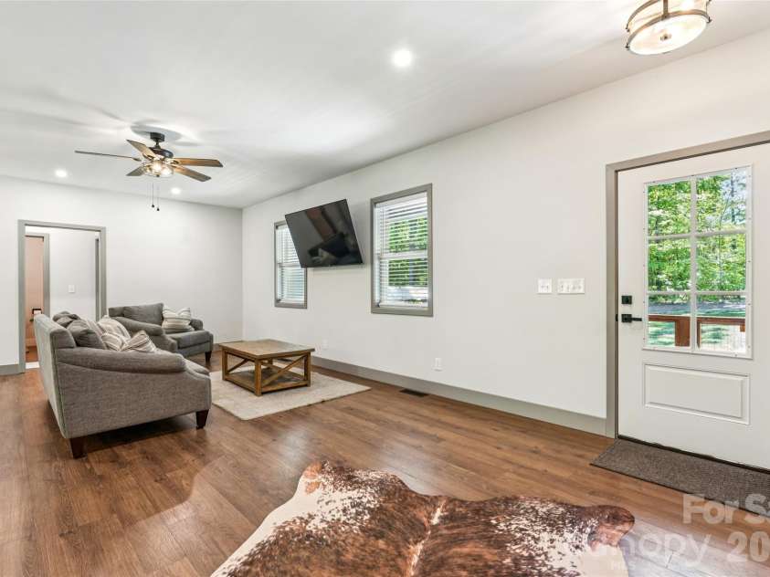 305 Robinson Avenue, Mount Holly, NC 28120.  MLS# CAR4377898, YatesRealty ID 23922. 
