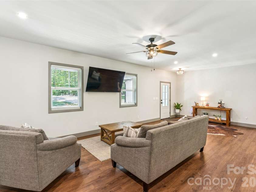 305 Robinson Avenue, Mount Holly, NC 28120.  MLS# CAR4377898, YatesRealty ID 23922. 