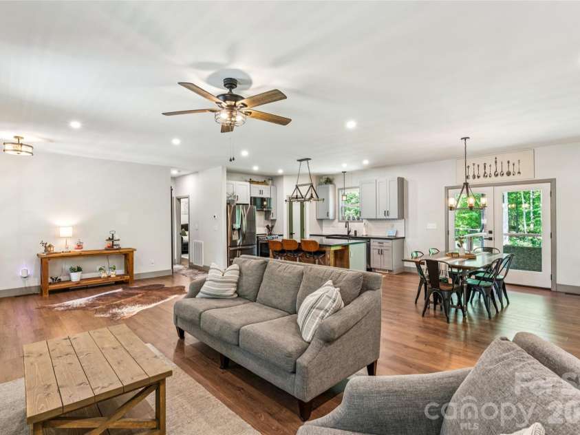 305 Robinson Avenue, Mount Holly, NC 28120.  MLS# CAR4377898, YatesRealty ID 23922. 