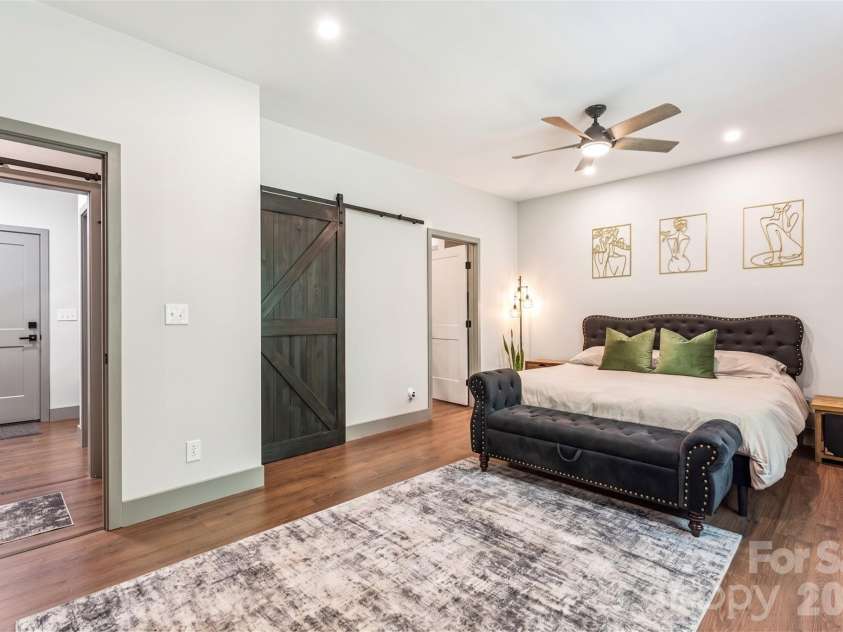 305 Robinson Avenue, Mount Holly, NC 28120.  MLS# CAR4377898, YatesRealty ID 23922. 