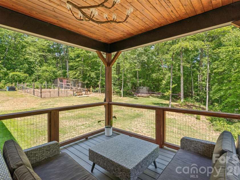 305 Robinson Avenue, Mount Holly, NC 28120.  MLS# CAR4377898, YatesRealty ID 23922. 