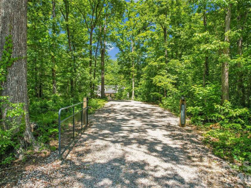 305 Robinson Avenue, Mount Holly, NC 28120.  MLS# CAR4377898, YatesRealty ID 23922. 