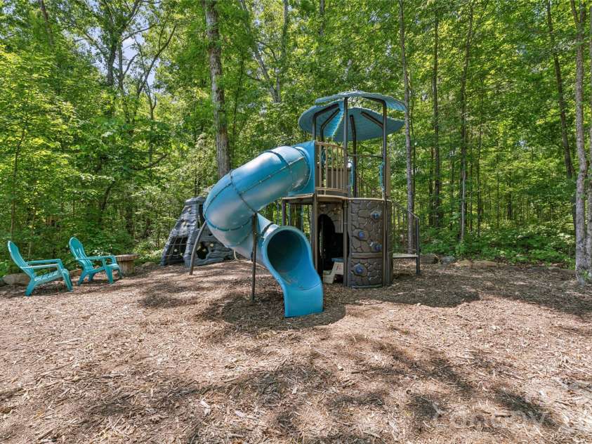 305 Robinson Avenue, Mount Holly, NC 28120.  MLS# CAR4377898, YatesRealty ID 23922. 