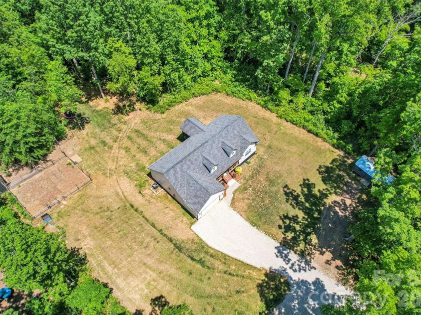 305 Robinson Avenue, Mount Holly, NC 28120.  MLS# CAR4377898, YatesRealty ID 23922. 