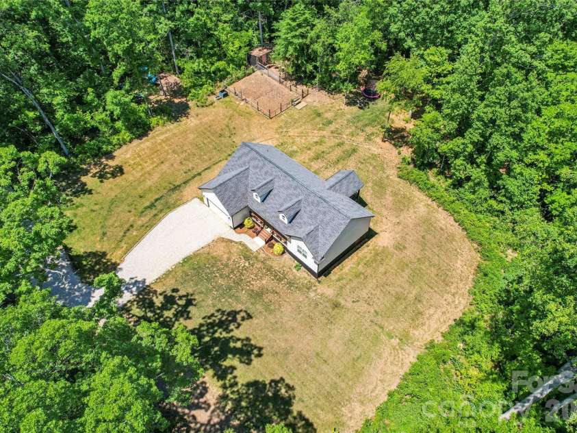 305 Robinson Avenue, Mount Holly, NC 28120.  MLS# CAR4377898, YatesRealty ID 23922. 