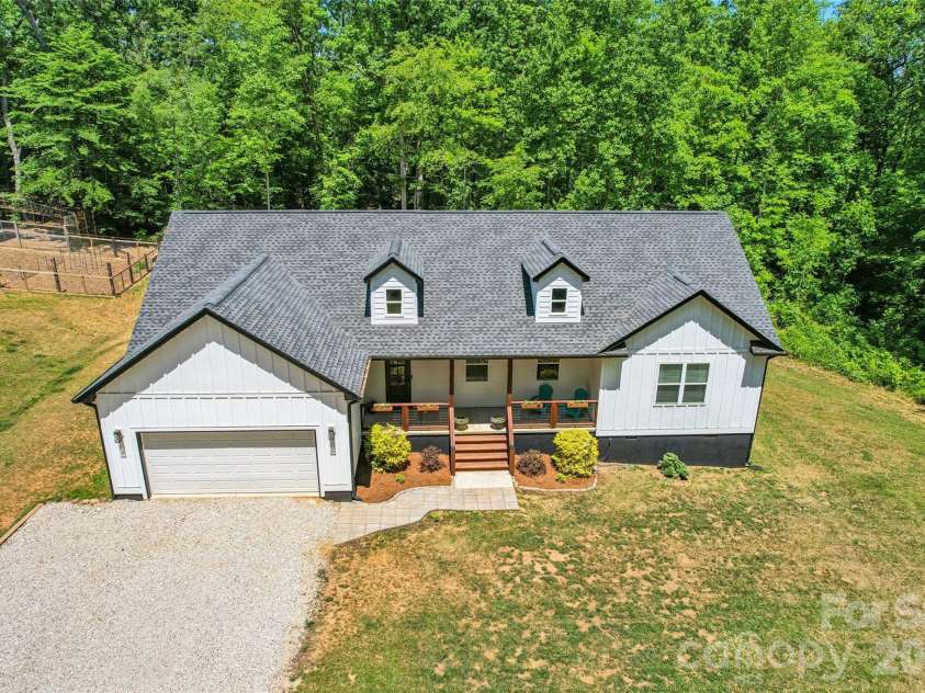 305 Robinson Avenue, Mount Holly, NC 28120.  MLS# CAR4377898, YatesRealty ID 23922. 
