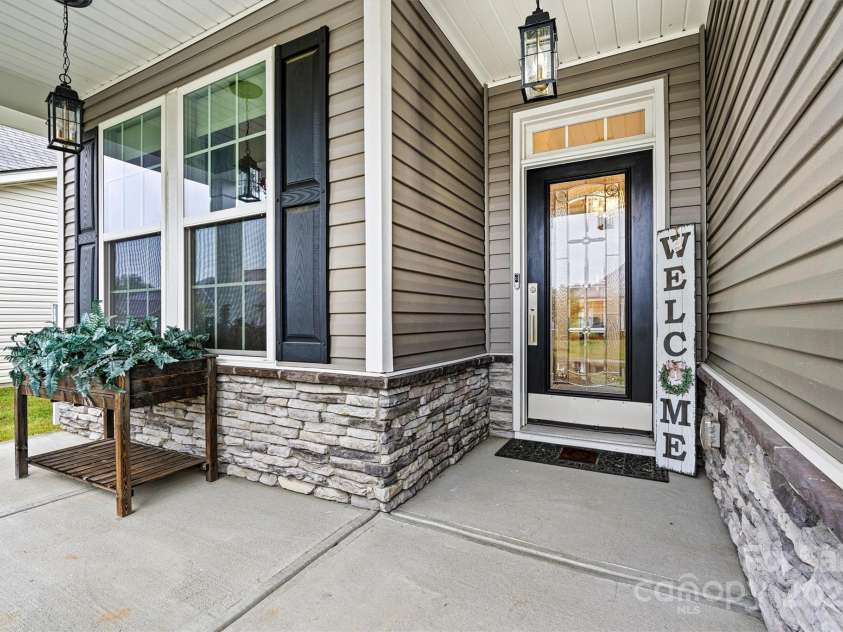 7809 Creek Park Drive, Denver, NC 28037.  MLS# CAR4266006, YatesRealty ID 23923. 